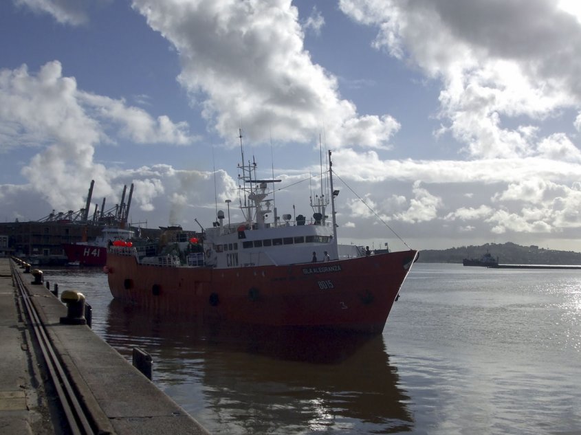 Agentes de pesca internacional reclaman por espacio en puerto