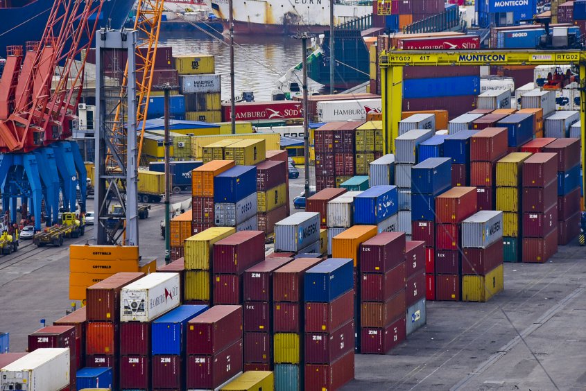 Movimiento de contenedores en el puerto creció 3,3% en el primer semestre